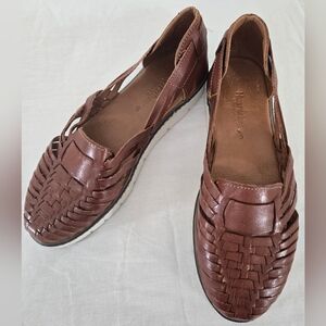 Bearpaw Lena Huarache Sandals Leather Upper Slip-On Closed Toe Shoes, size 9